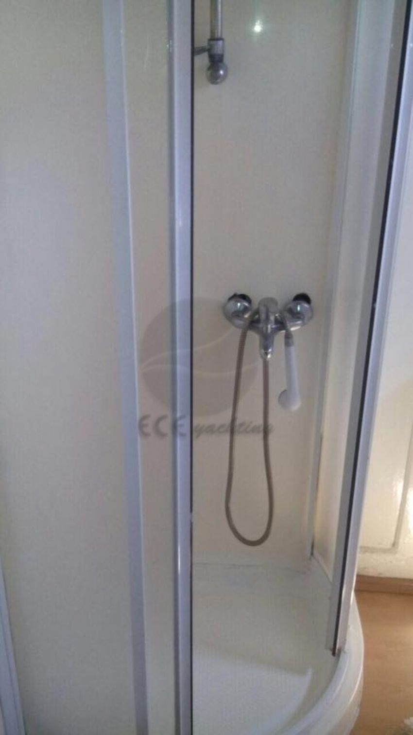 Gamze Yacht, Shower Cubicle.