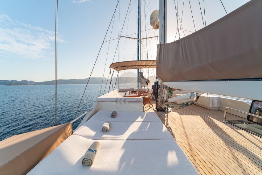 getaway gulet flybridge