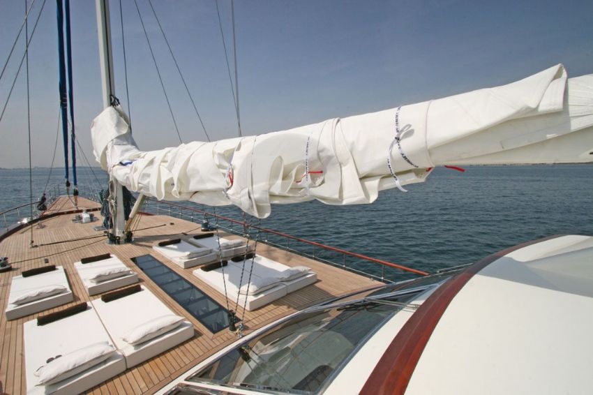 Getaway yatı güneşlenme alanı