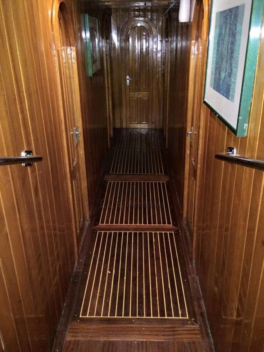 g okan kabin koridor. G. Okan Yacht, Passageway.