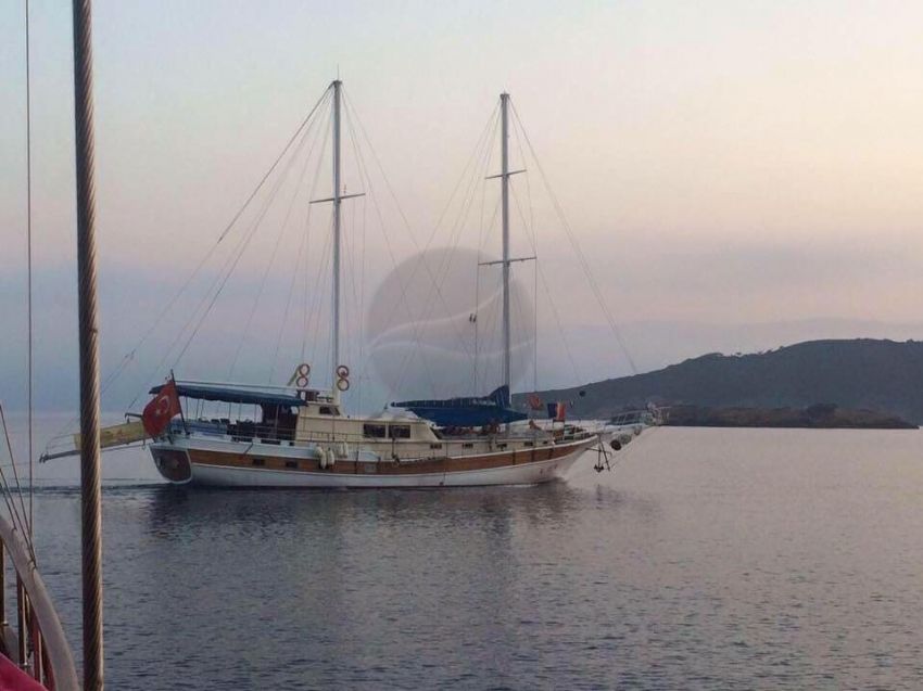 g okan teknesi limanda. G. Okan Yacht, Pink sky At Night.