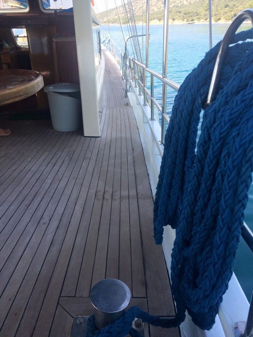 G. Okan Yacht, Starboard Walkway.
