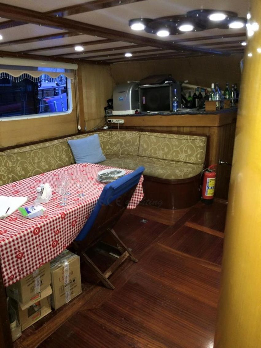 g okan iç salon. G. Okan Yacht, Lounge.