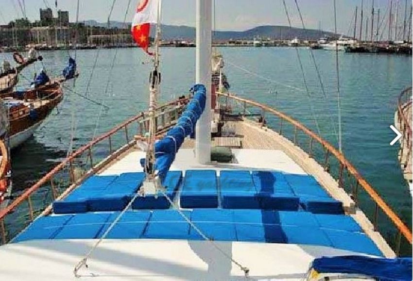 g okan teknesi ön güverte. G. Okan Yacht, Sun Bathing Deck.