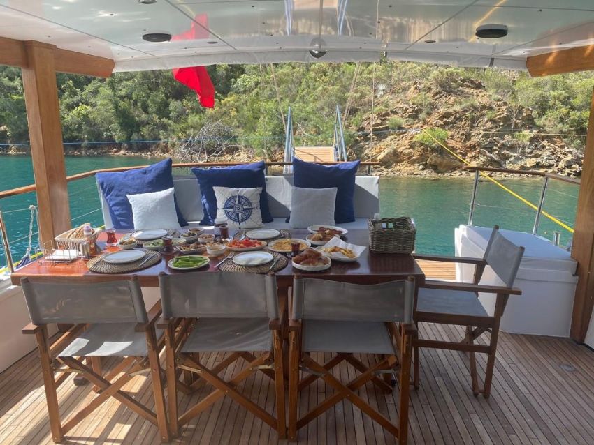 Golden Light Arka Güverte