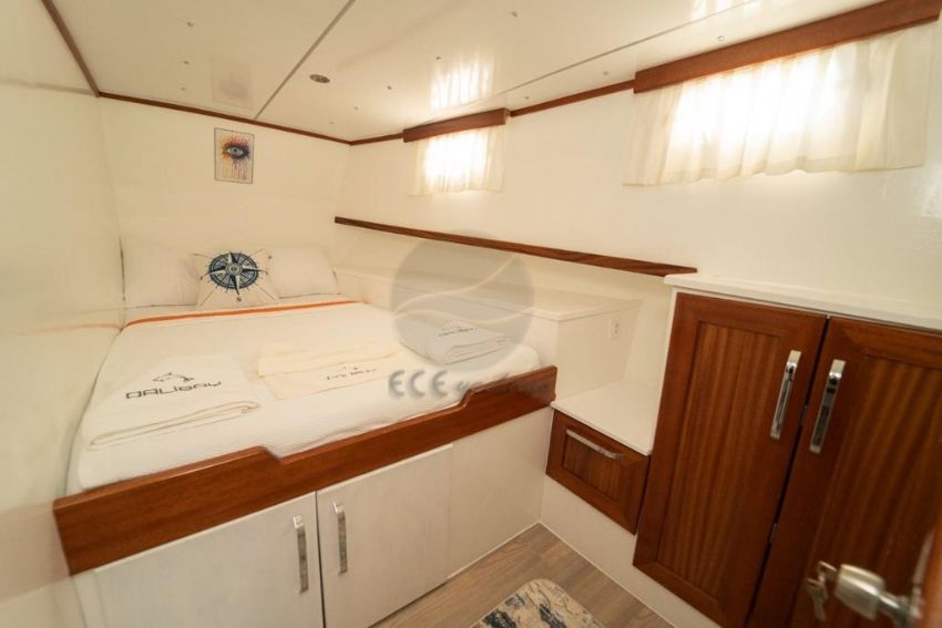 Golden Light Double Kabin