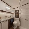 Golden Princess Yacht, En Suite.