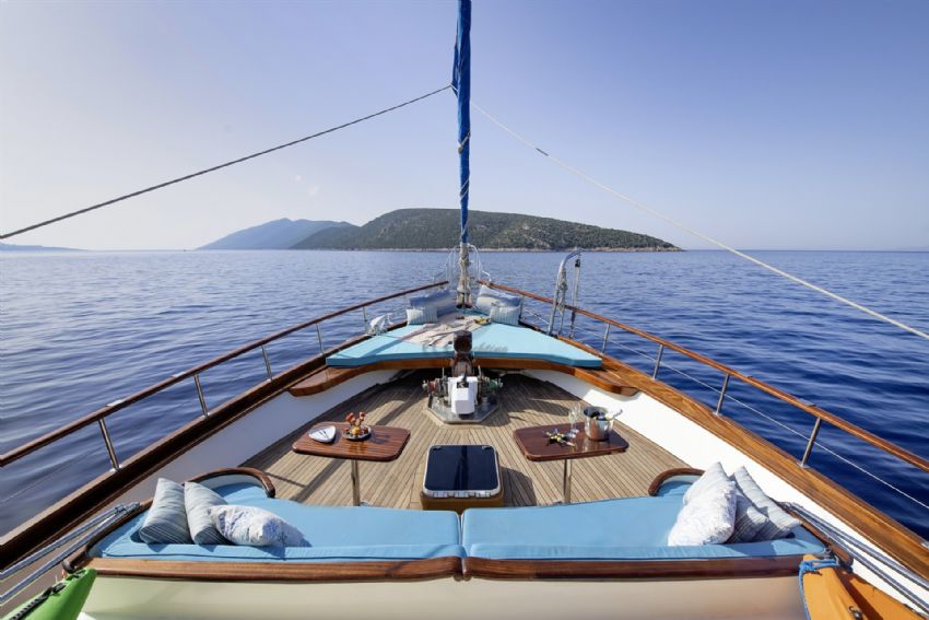 Grand Lale Yacht, Front Deck Seating.