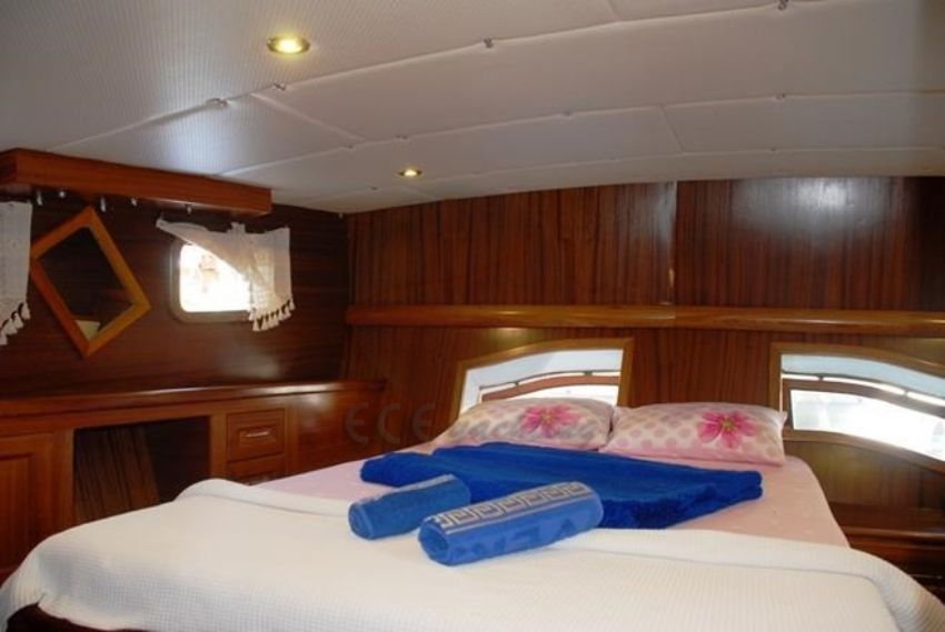 Grand Hadise Yacht, Master Cabin.