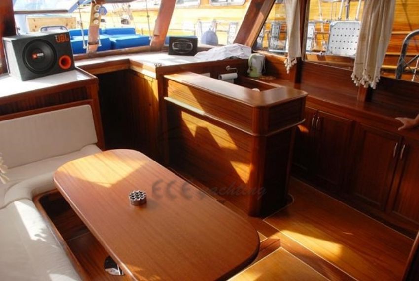 Grand Hadise Yacht, Lounge Bar.