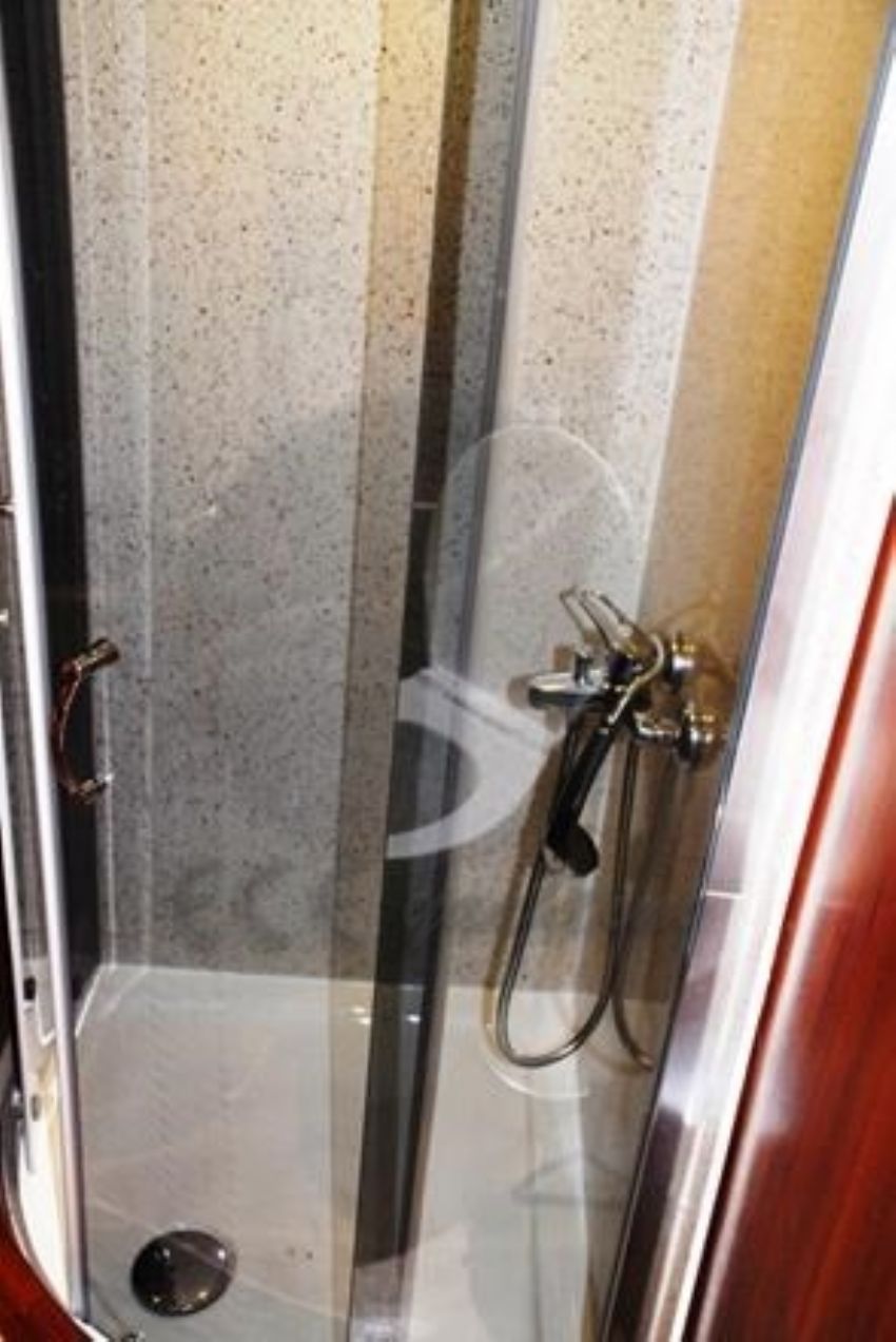 Grand Hadise Yacht, Shower Cubicle.
