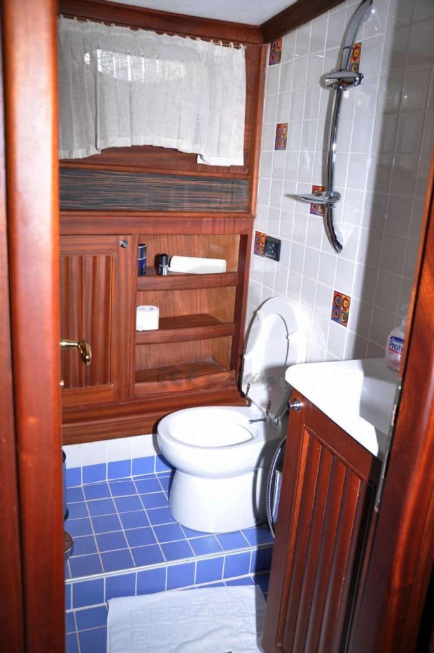 Private Bathroom Green Angel Gulet Yacht.
