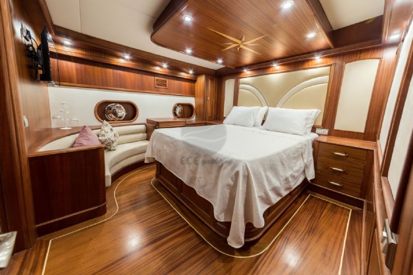 Halcon Del Mar Yacht, Double Cabin.