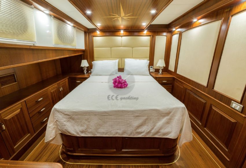 Halcon Del Mar Yacht, Double Cabin.