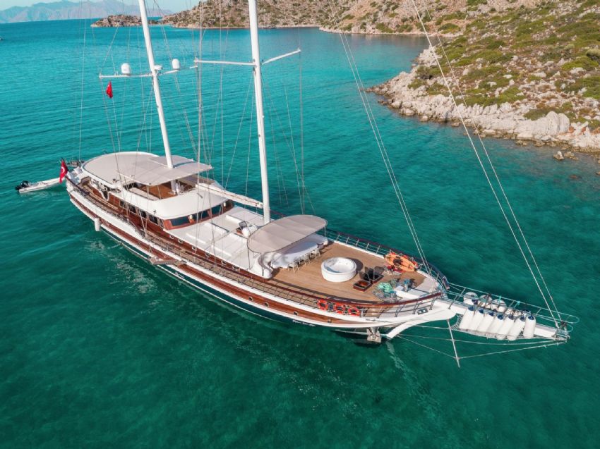 Halcon Del Mar Yacht, Starboard Side.