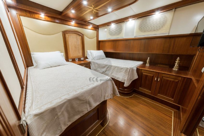 Halcon Del Mar Yacht, Twin Cabin.