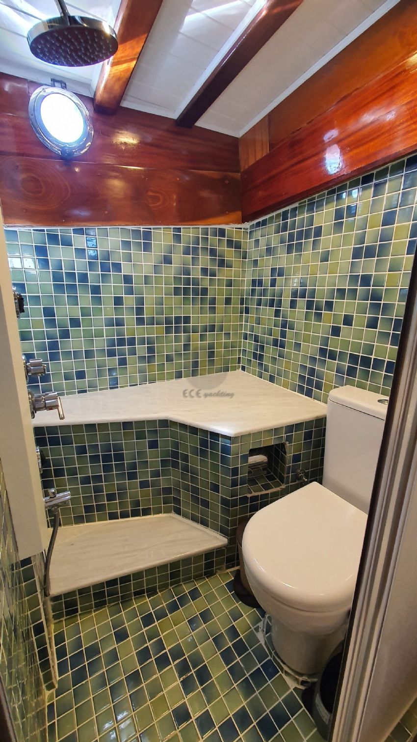 Halil Aga 1 Yacht, Bathroom.