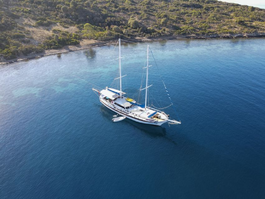 Halil Aga 1 Yacht, Sailing Away.