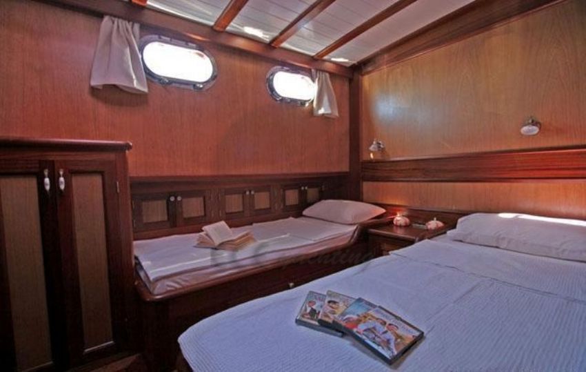 Hayal 62 Gulet Yacht, Twin Cabin Bathroom