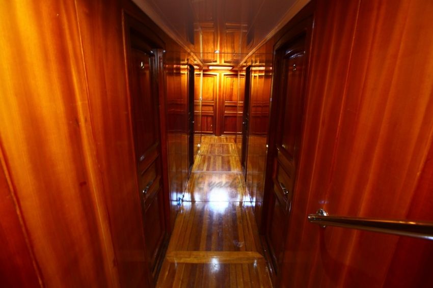 Holiday V Gulet, Corridor.