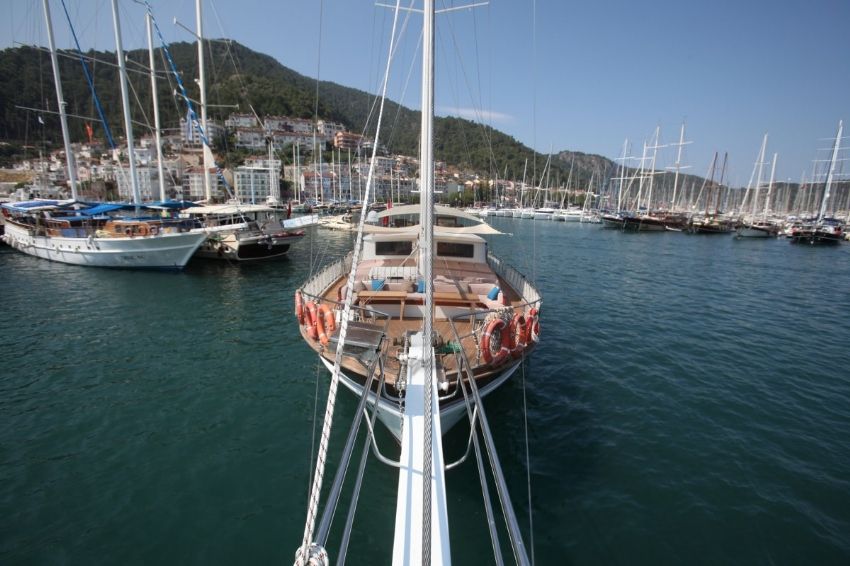 Holiday V Gulet, Bow.