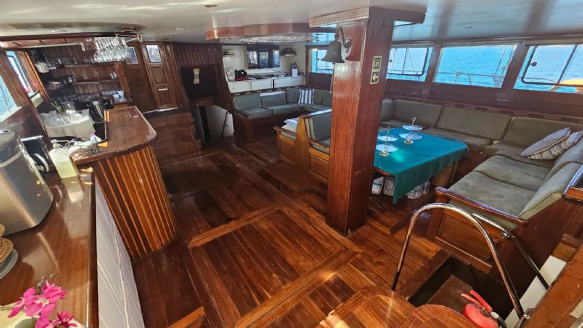 ECE ADALAR Salon - Yemek Masası