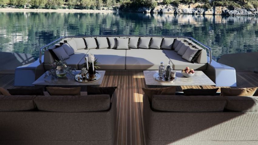 Sky M/Y, Main Deck