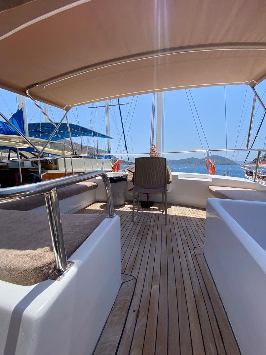 Ece Captain Fly Bridge