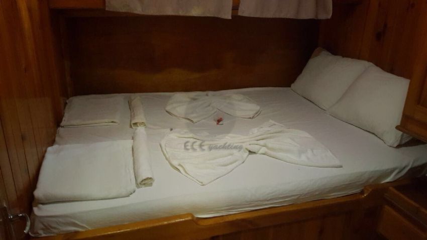 kaptan özgen teknesi iç salon 