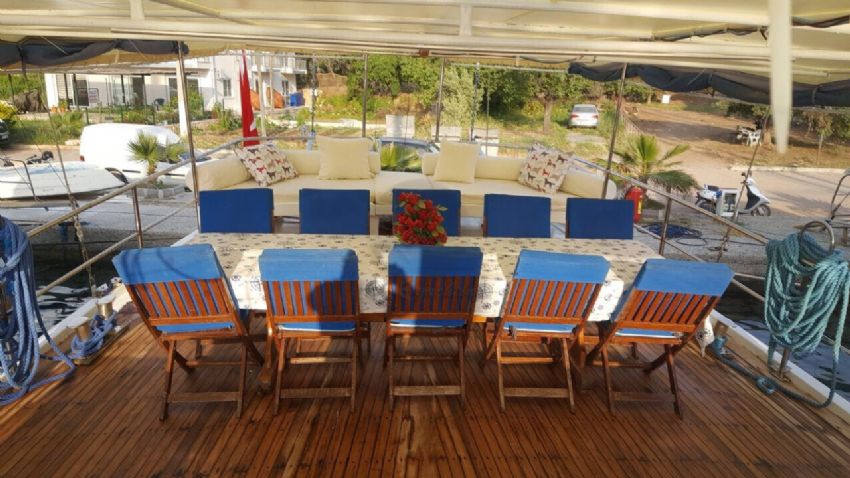 kaptan özgen yemek masası