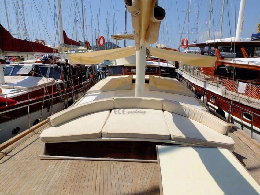 Ece K. 2 Dış Görünüm