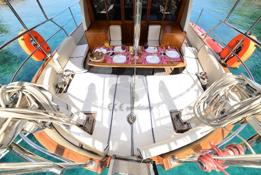 KAŞIKÇI teknesi güneşlenme alanı