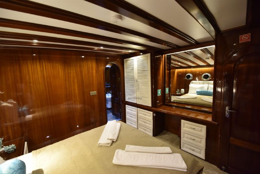 Kayhan 11 Yacht, Under The Stars.