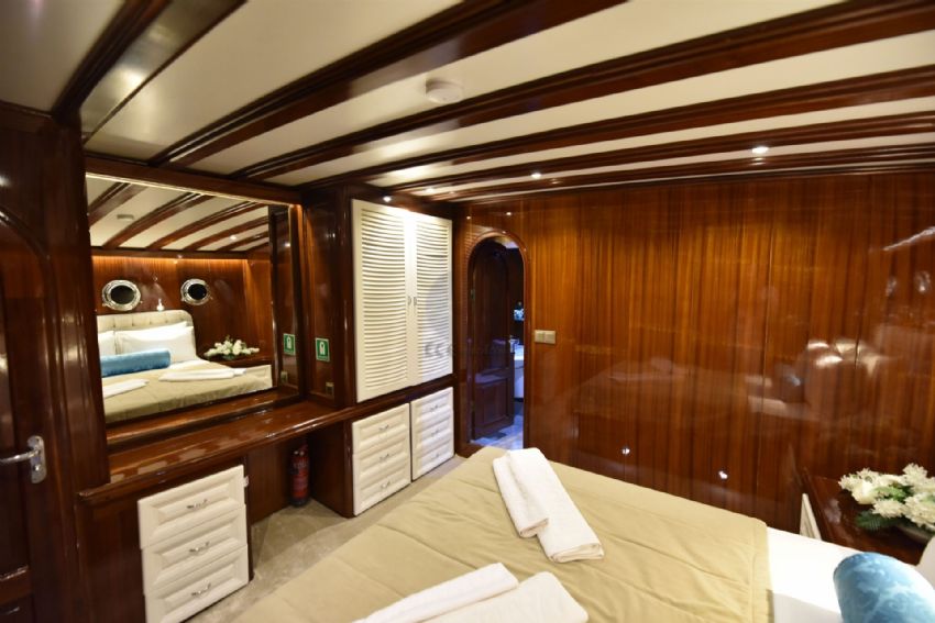 Kayhan 11 Yacht, Lounge Seating.