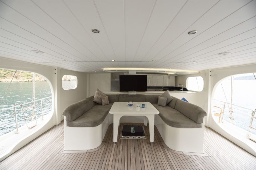 Kayhan 11 Yacht, Seating And Sundeck.
