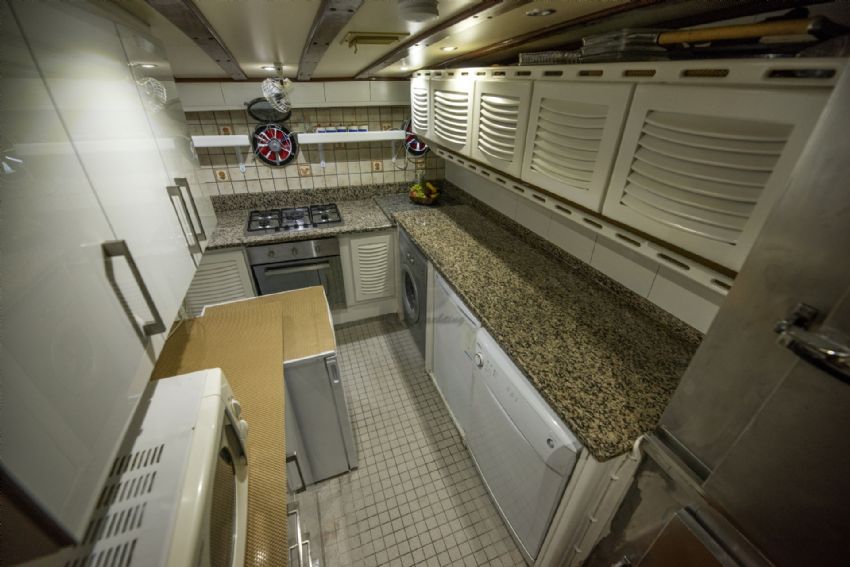 Kayhan 5 Yacht, Mutfak