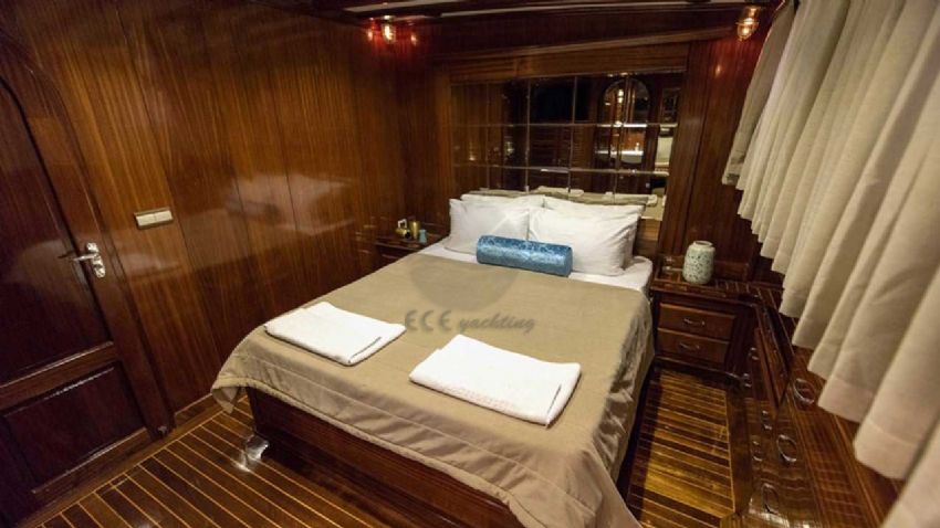 Kayhan Kaptan Yacht, Dining Area.