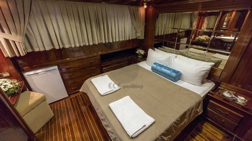 Kayhan Kaptan Yacht, Dine With A View.