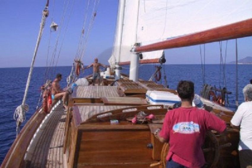 Keçi teknesi güverte 2