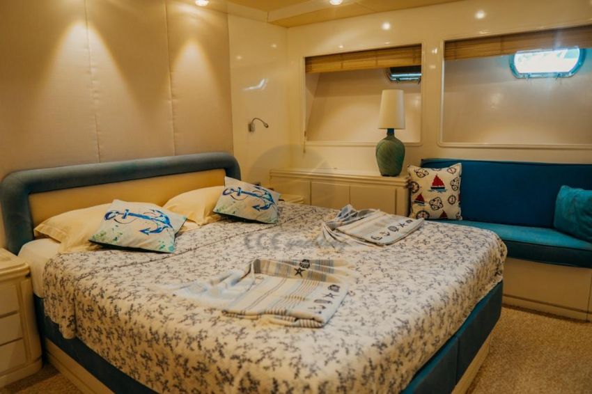 Ece Hisarönü Twin Kabin