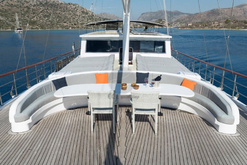 Koray Ege Yacht, Deck Seating.