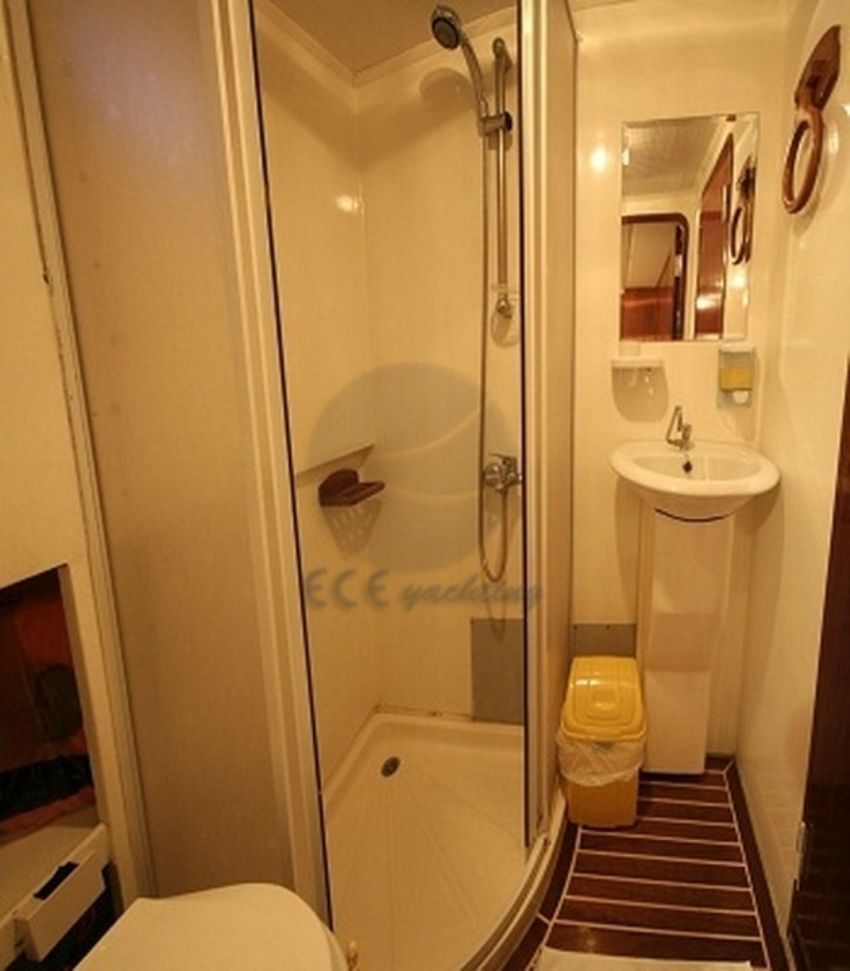 duş ve wc den bir kare.