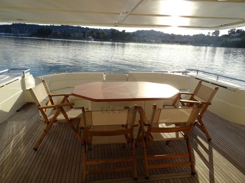 Lady Carmina Arka Yemek Masası