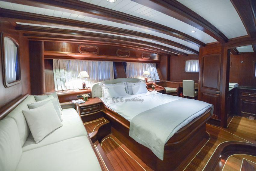 Lady Christa 2 Master Kabin