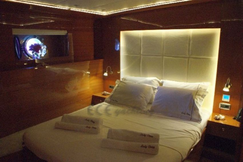 Lady Daisy Double Kamara