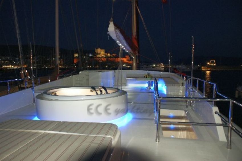 Lady Daisy Teknesi Flybridge