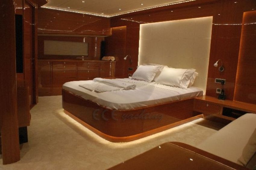 Lady Daisy Baş Master