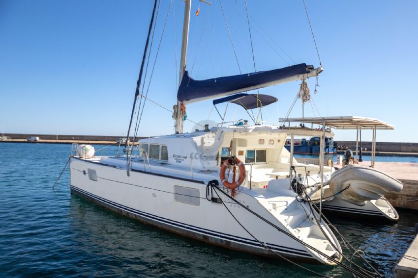 Lagoon 440 Catamaran, Capacity For 6 Guests.