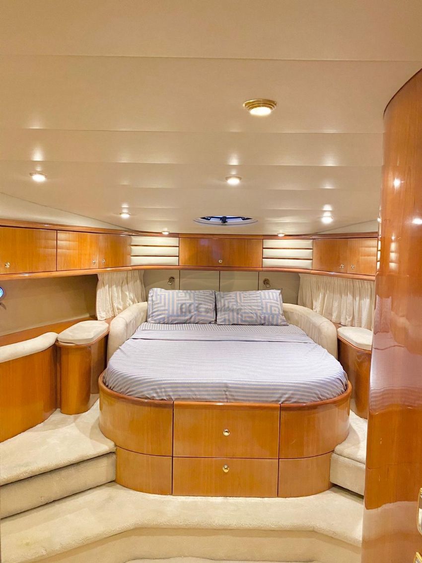 ECE NAYLA Master Kabin