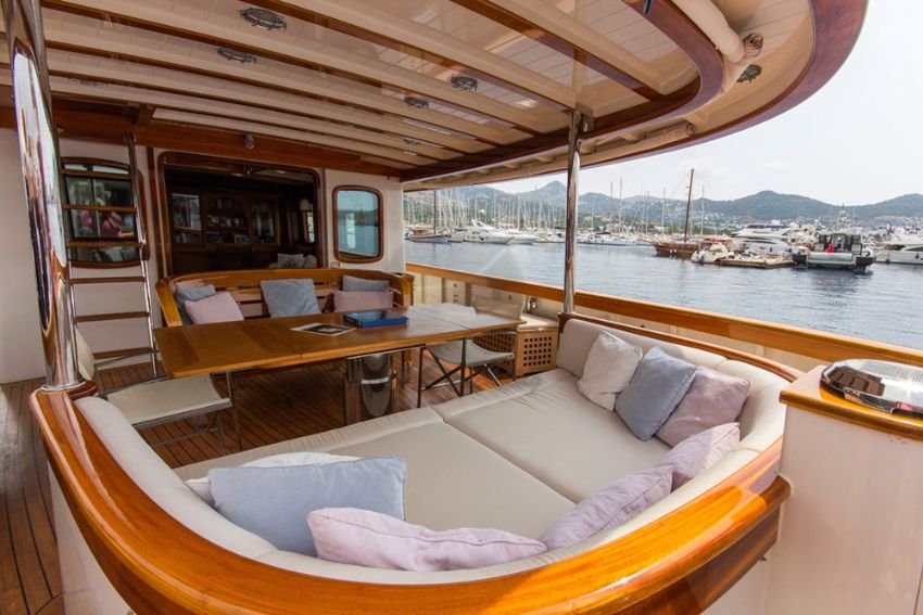 Larimar Motor Yacht, Quality And Comfort.